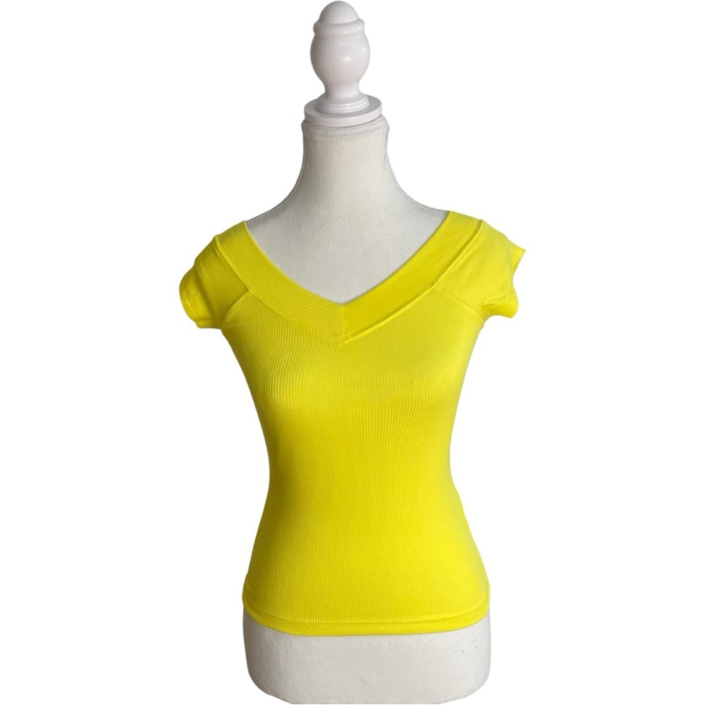 UO BDG Shannen Off-the-Shoulder Top T-shirt Yellow